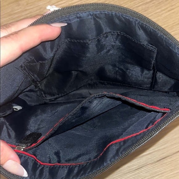 Tommy Hilfiger Black and White Crossbody Bag FLAWS SHOWN - Picture 11 of 12
